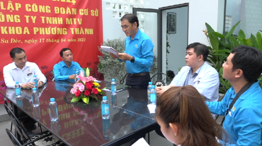 Thu hút người lao động vào tổ chức công đoàn