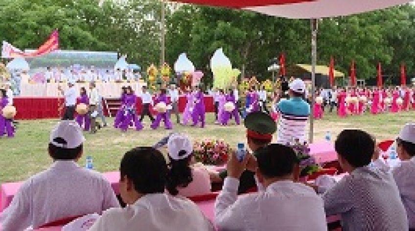 Kỷ niệm 30 năm thành lập huyện Tân Hồng