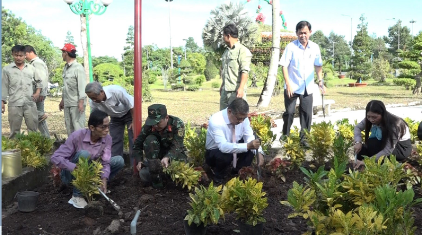 TP.Sa Đéc: Phát động nhà nhà trồng hoa, người người trồng hoa