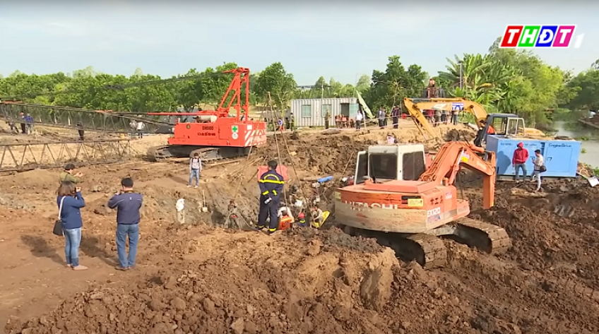 Nỗ lực cứu bé trai rơi vào trụ bê tông sâu 35 mét