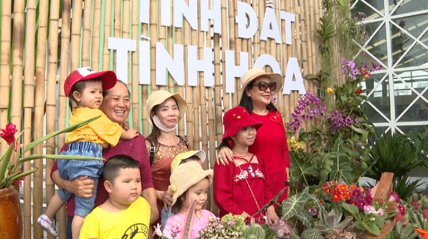 Du khắp nơi về check in tại Festival Hoa - Kiểng Sa Đéc