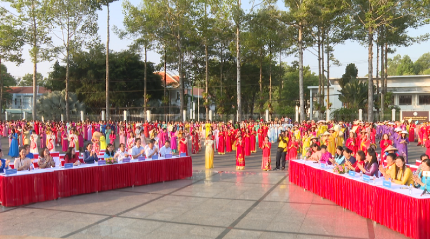 Đồng Tháp: Mit tinh hưởng ứng Tuần lễ áo dài