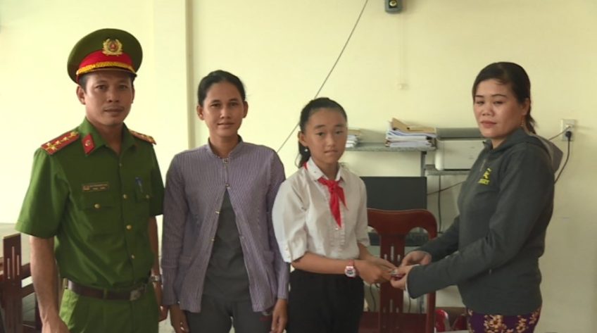 Học sinh lớp 7 trả lại 14 triệu đồng cho người đánh rơi