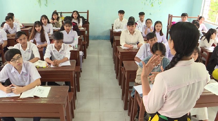 Đồng Tháp: Thiếu cục bộ sách giáo khoa lớp 10