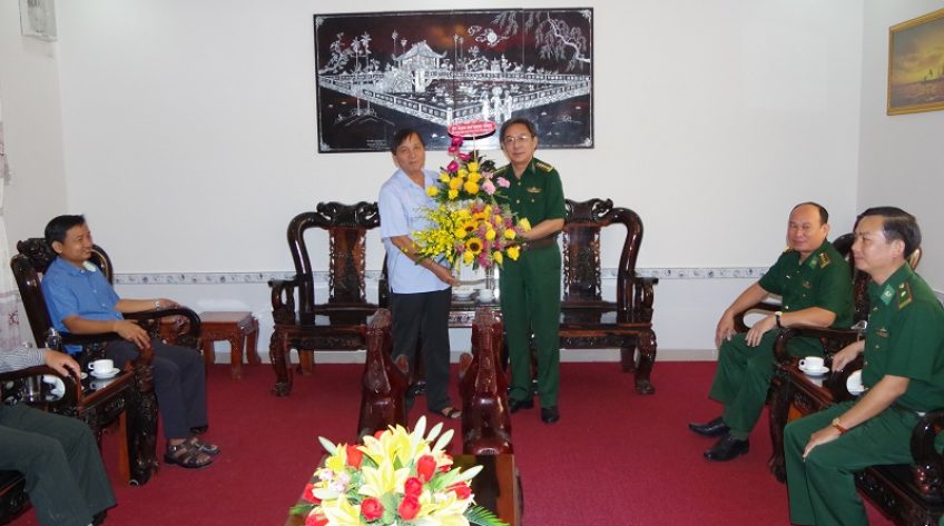 Thăm, chúc mừng nhân Ngày truyền thống Bộ đội biên phòng
