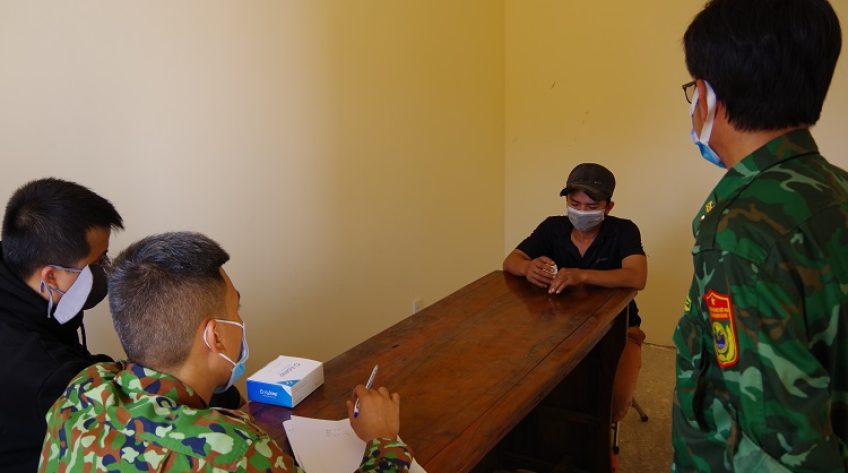 Khống chế đối tượng không chấp hành kiểm soát dịch bệnh khu vực biên giới