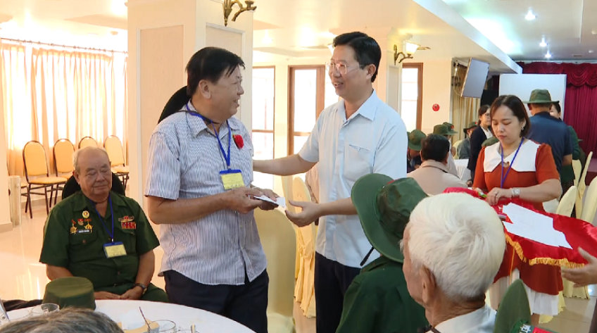 67 người có công tỉnh Đồng Tháp tham quan Thủ đô Hà Nội và các tỉnh phía Bắc