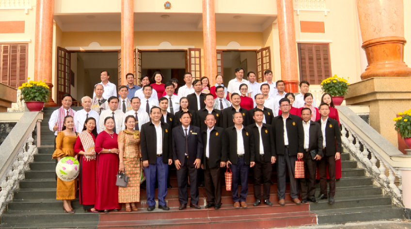 Tòa án Prey Veng chúc Tết Tòa án tỉnh Đồng Tháp