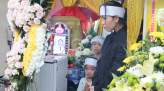 Điện thoại để quên trên xe, trong nháy mắt đã vào tay kẻ gian