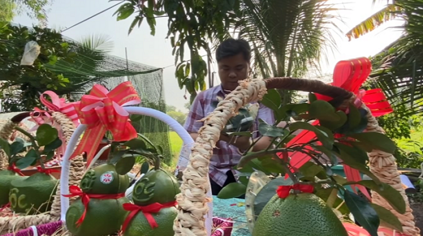 Bưởi tạo hình cháy hàng khi vào cận Tết