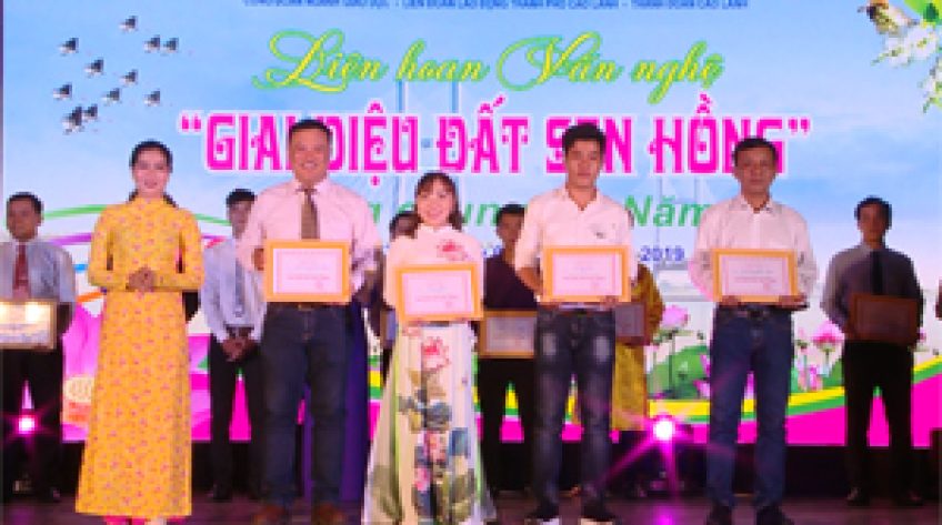 Chung kết Liên hoan Giai điệu đất sen hồng