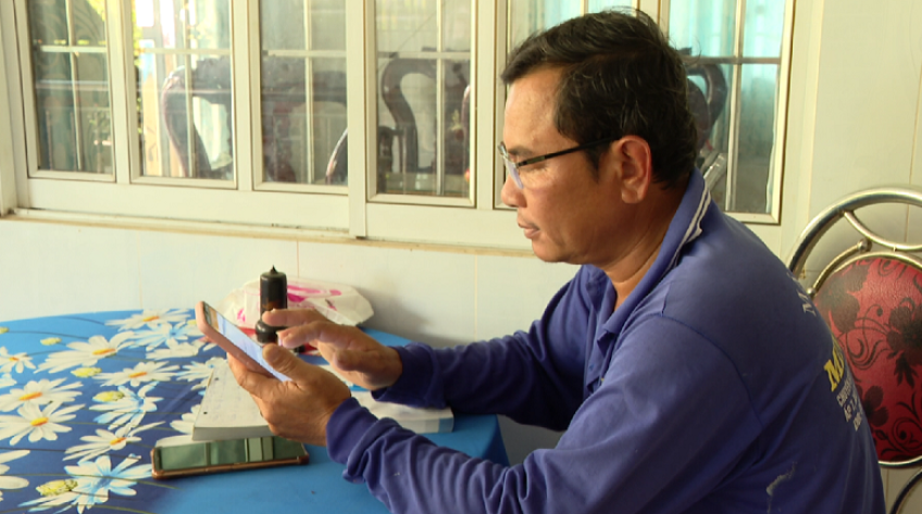 Nông dân hưởng ứng thanh toán không tiền mặt