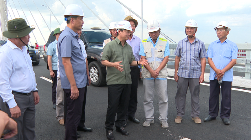 Phó Thủ tướng Trần Hồng Hà kiểm tra tiến độ cầu Rạch Miễu 2