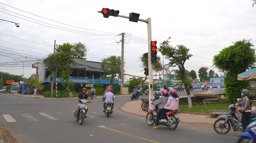 Rẽ phải tại nơi không cho phép sẽ bị phạt lỗi vượt đèn đỏ