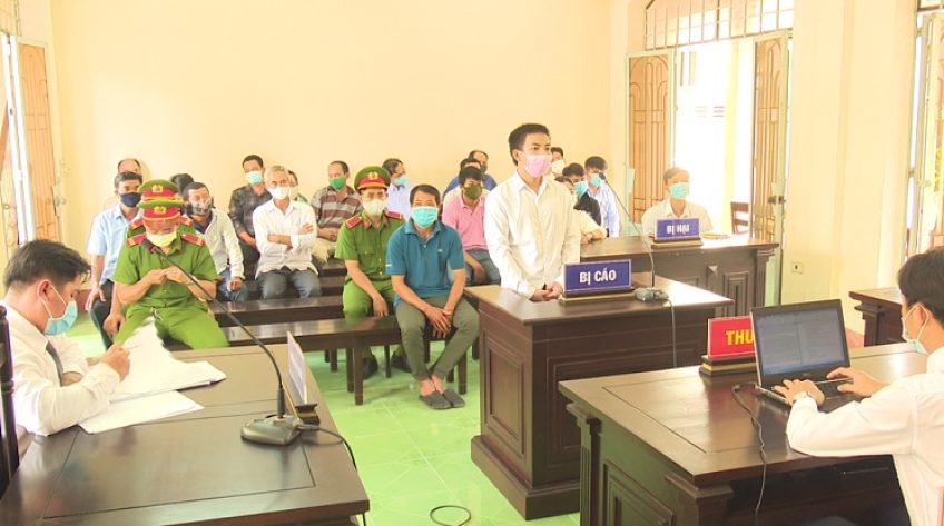 3 năm tù đối với tài xế không giấy phép gây tai nạn, người giao xe phạt cải tạo