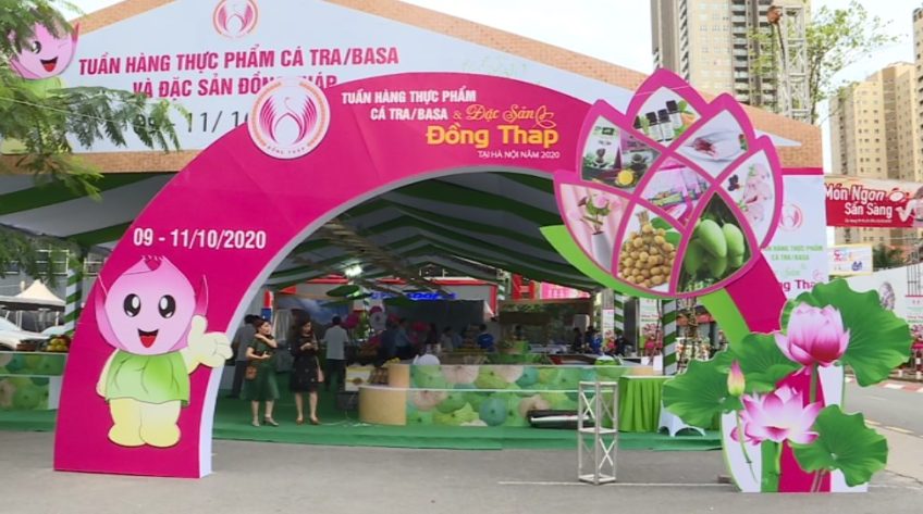 Tuần hàng cá tra, basa và đặc sản Đồng Tháp tại Hà Nội