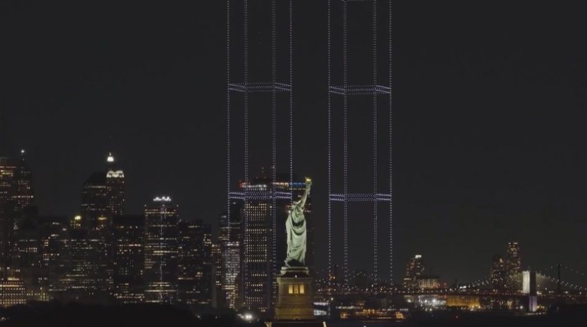 Thắp sáng bầu trời New York tưởng niệm sự kiện 11/9