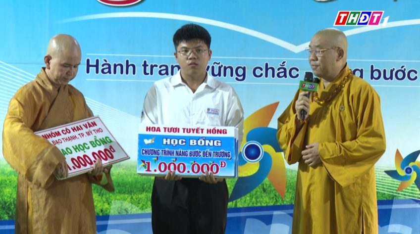 Hoàn cảnh em Võ Nguyễn Bảo Đăng - Học sinh Trường THPT Hồng Ngự 1, tỉnh Đồng Tháp