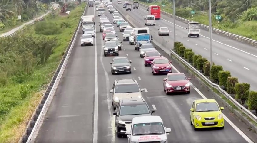 Cảnh sát giao thông: Mở làn khẩn cấp, giải tỏa ùn ứ trên cao tốc TP. Hồ Chí Minh - Trung Lương - Mỹ Thuận