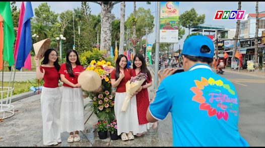 Góp sức trẻ cho Festival Hoa, Kiểng Sa Đéc