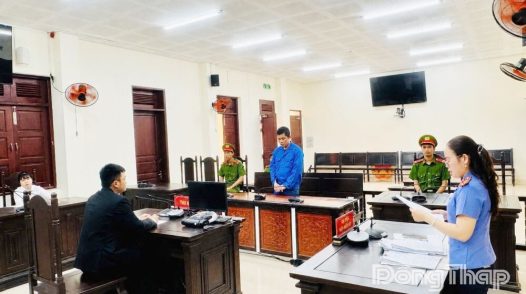 3 năm tù giam vì ngược đãi con