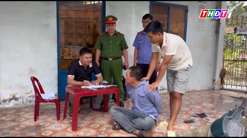 Đồng Tháp: Bắt 2 đối tượng mua bán, tàng trữ chất ma túy
