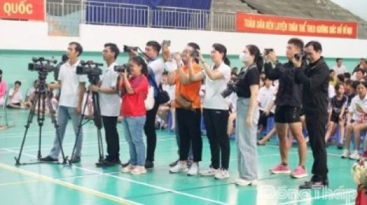 Đừng để một dòng tít viết thay sự thật