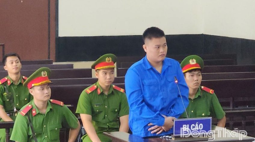 14 năm tù cho bị cáo dùng bom xăng gây thương tích người khác