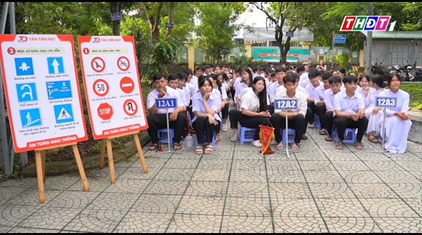 Tiết học không bục giảng