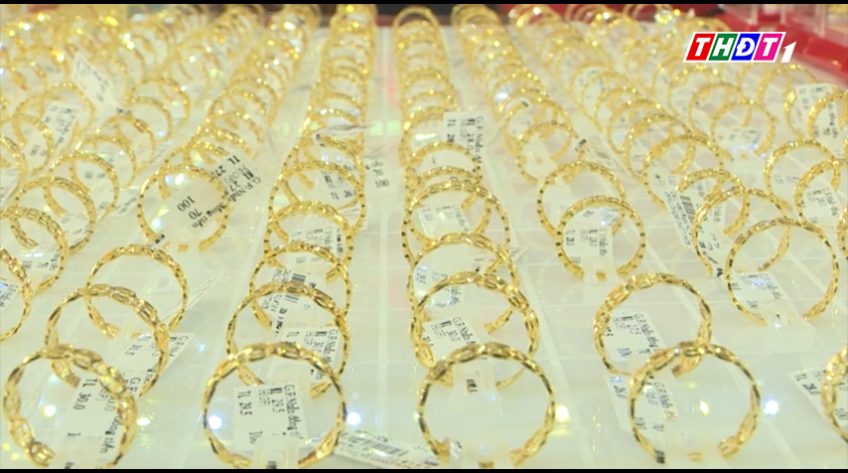 Tăng gần 3 triệu đồng /lượng, giá vàng miếng đắt chưa từng có