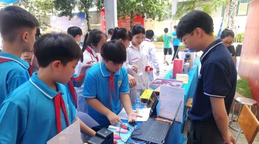 Rà soát, sửa đổi đồng bộ chương trình giáo dục, sách giáo khoa