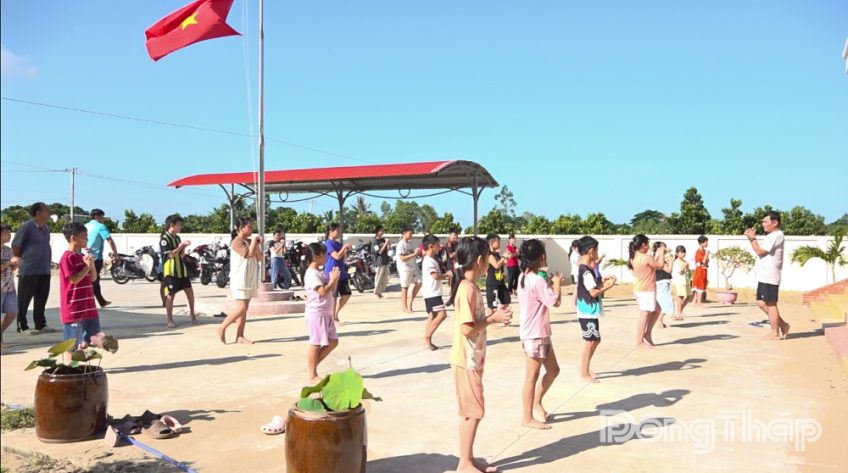 Tân Thạnh: Mở 10 lớp bơi an toàn, phòng chống đuối nước trẻ em năm 2026