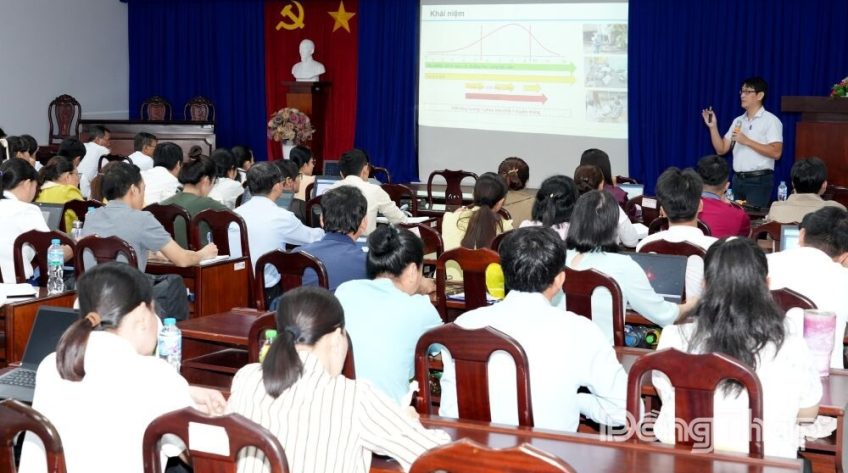 Đồng Tháp: Chuyên gia Viện Pasteur hướng dẫn trạm y tế giám sát bệnh sốt xuất huyết