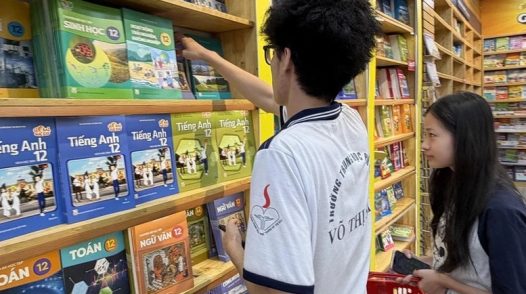 Thủ tướng chỉ đạo huy động tất cả nguồn lực, in ấn, cung ứng đủ sách giáo khoa, báo cáo trước 22-9