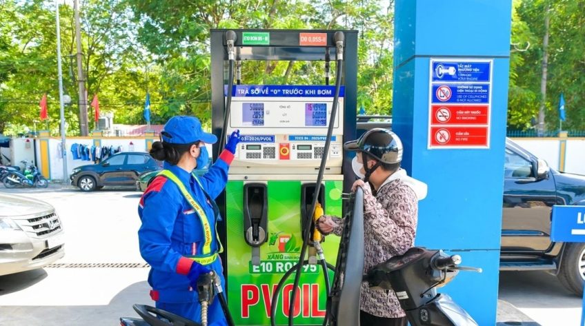 Từ 15h ngày 23/07: Giá xăng E10 tăng gần 1,000 đồng/lít, dầu diesel tăng hơn 2,400 đồng/lít