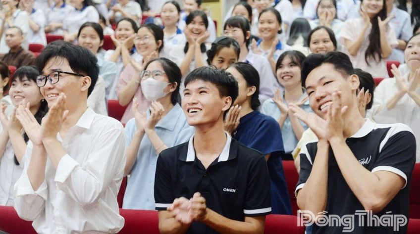 Cần bảo vệ học sinh, sinh viên khỏi tác hại rượu, bia