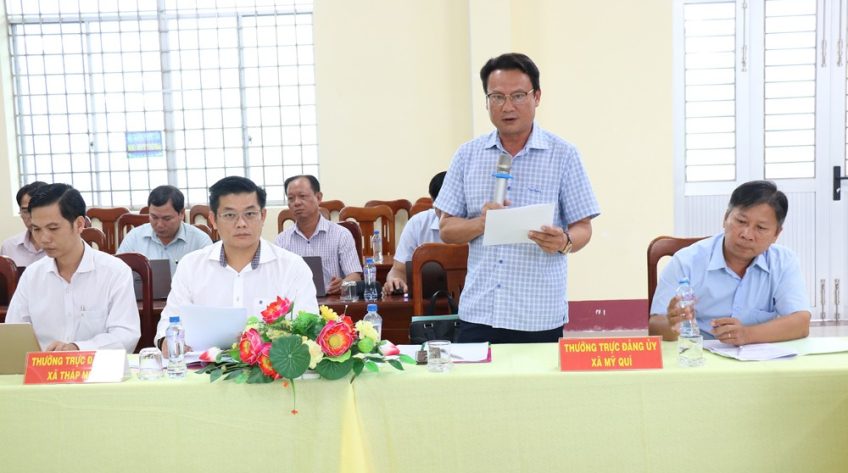Lãnh đạo Ủy ban nhân dân tỉnh làm việc với các xã về tình hình phát triển kinh tế - xã hội