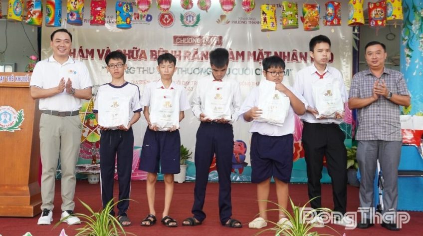 280 học sinh khuyết tật được thăm khám răng miệng miễn phí