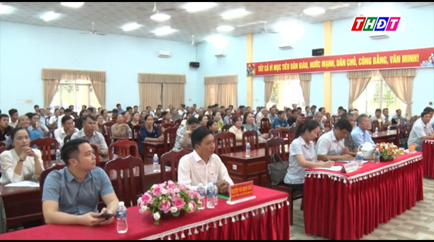 Ứng cử viên ĐBQH đơn vị bầu cử số 3 tiếp xúc cử tri tại xã Lai Vung