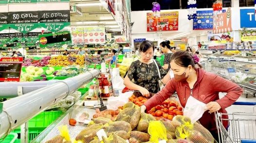 Tăng lương từ ngày 1-7: Thu nhập tăng, người tiêu dùng phấn khởi
