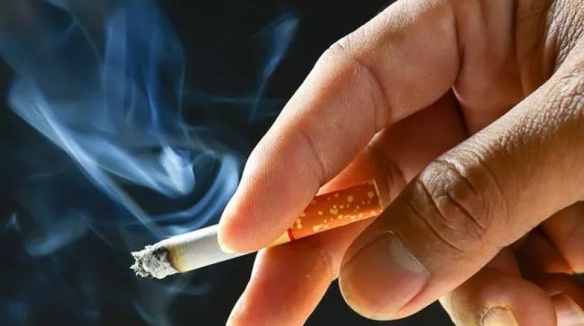 Khói thuốc: Hỗn hợp của hơn 7.000 chất hóa học, trong đó có ít nhất 69 chất gây ung thư