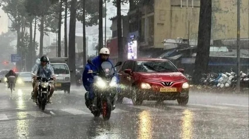 Bắc bộ bước vào đợt mưa lớn kéo dài, Nam bộ mưa tập trung chiều tối