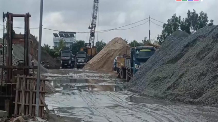 Rút trộm hơn 1.000 lít dầu từ 7 phương tiện trong đêm