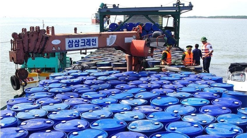 Siết chặt quản lý kinh doanh, vận chuyển xăng dầu khu vực biên giới