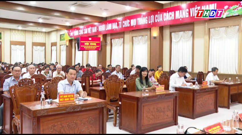 Ứng cử viên ĐBQH đơn vị bầu cử số 2 tiếp xúc cử tri phường Cao Lãnh