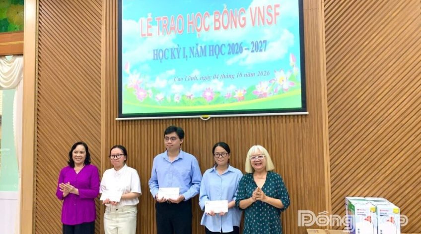 Tổ chức VNSF trao 156 triệu đồng học bổng cho học sinh, sinh viên có hoàn cảnh khó khăn