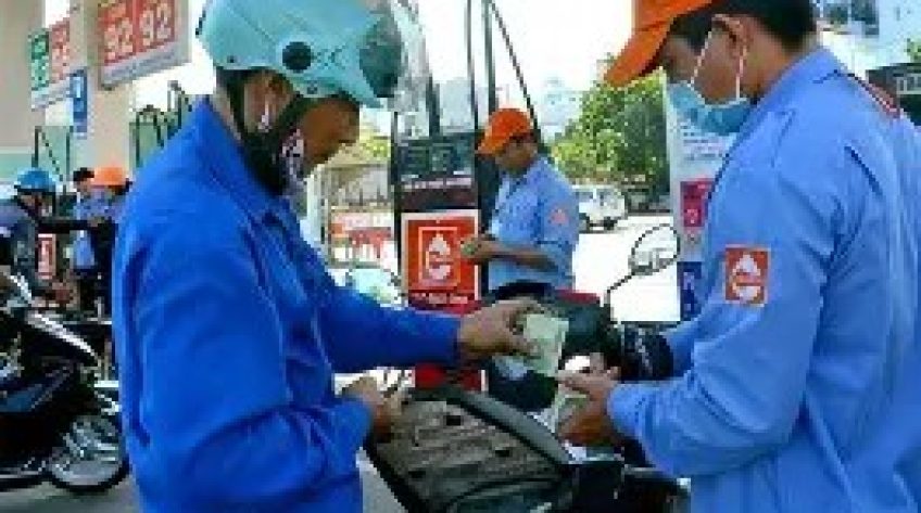 Giá xăng dầu giảm mạnh, dầu diesel giảm 9.520 đồng/lít từ 15h chiều nay 9/4