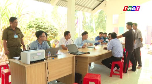 Khi nhà dân thành điểm bầu cử