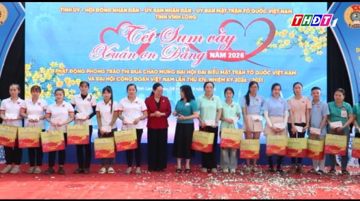 Tết sum vầy - Xuân ơn Đảng trao 700 phần quà cho công nhân