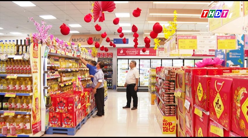 Hàng Việt giữ vững ưu thế trên kệ hàng Tết